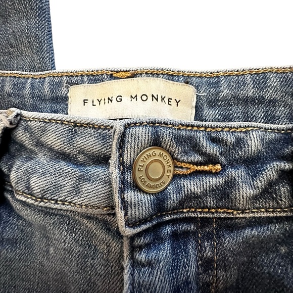 FLYING MONKEY BRAND MEDIUM WASH BLUE JEANS. SIZE 29. - Picture 4 of 9